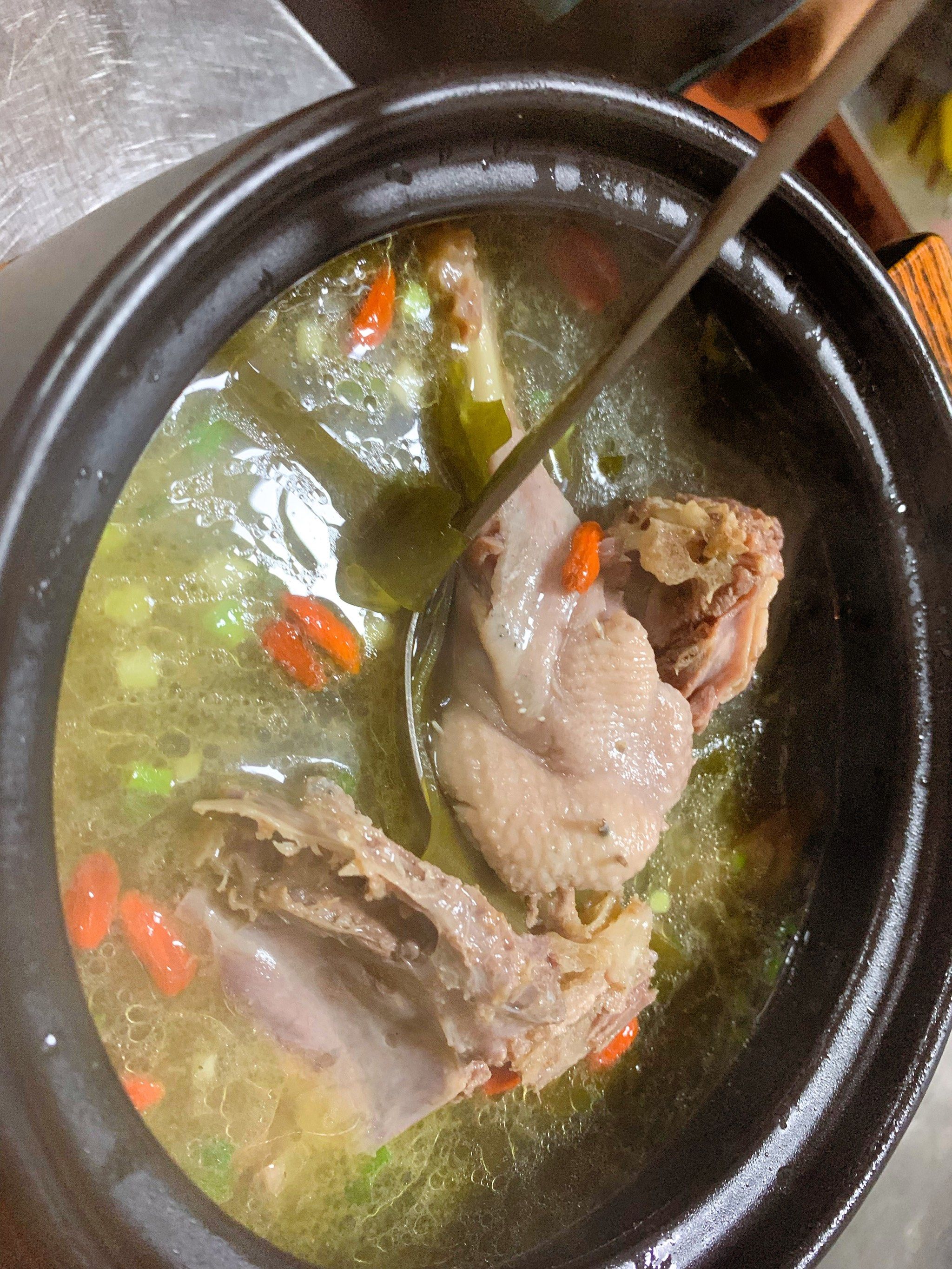 鸭肉炖汤放什么食材好吃